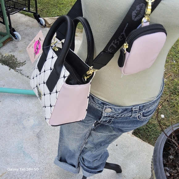 BETSEY JOHNSON BLUSH/MULTI COLOR QUILTED BUTTERFLIES SQUARE SATCHEL w/POUCH - Picture 2 of 5